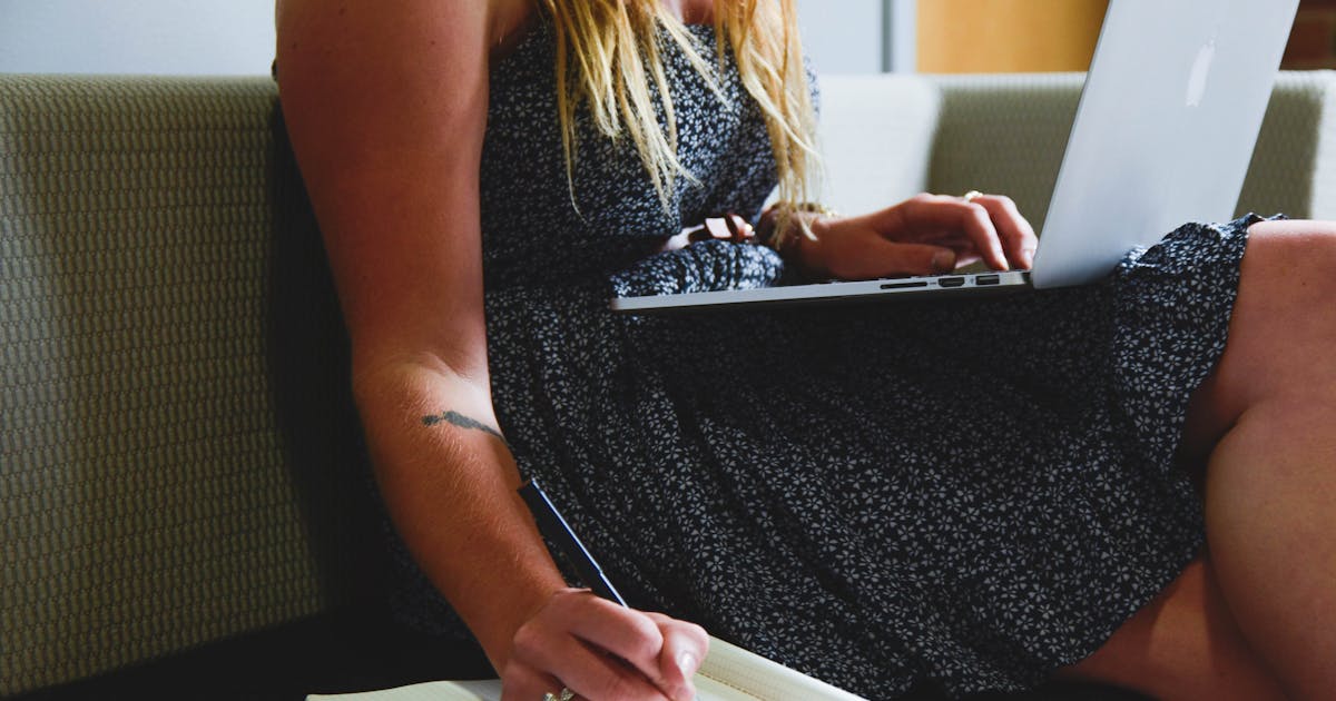 Κάπου μακριά!