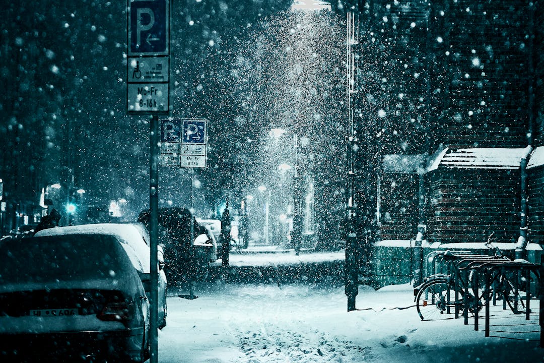 Ιστορίες από το περιοδικό “Weird Literature” – Το μαύρο παλτό