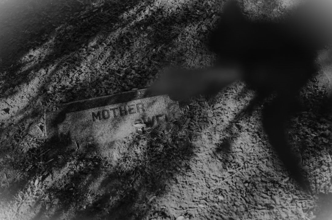 Ιστορίες από το περιοδικό “Weird Literature” – Φόνοι στο νεκροταφείο